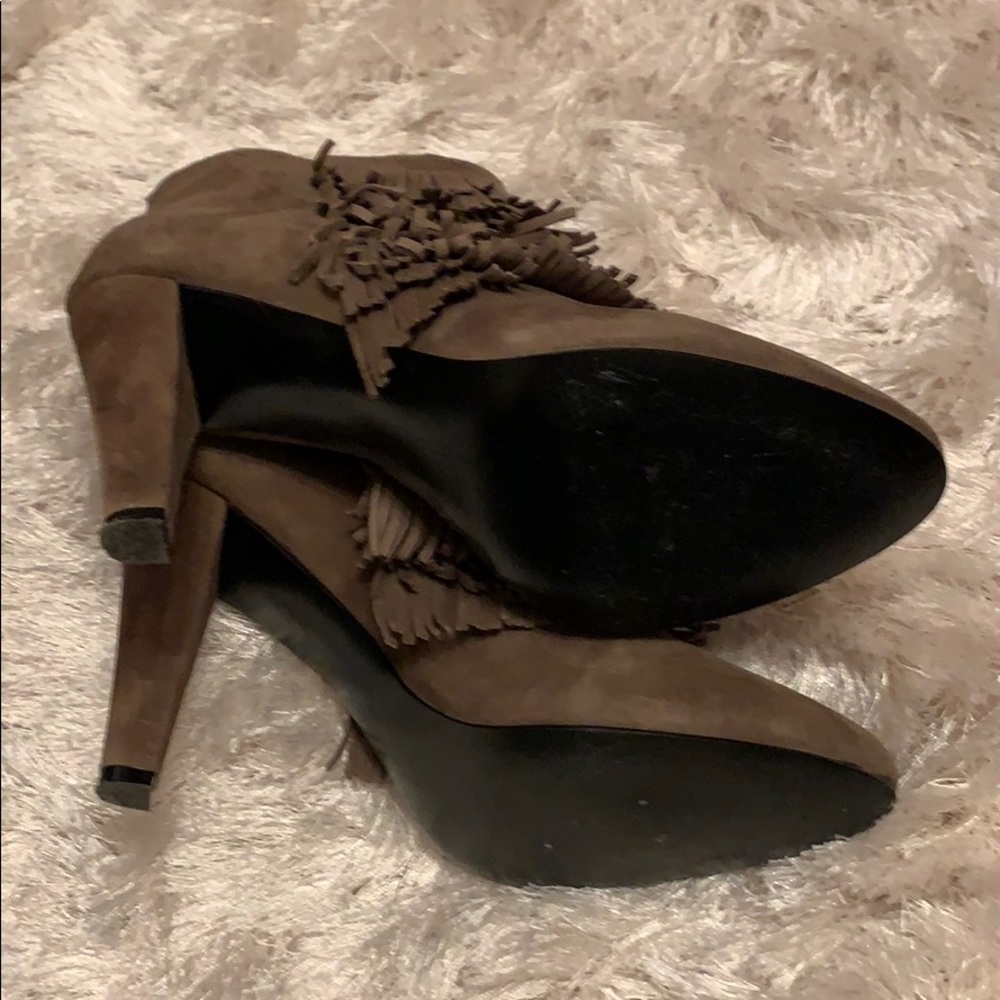 Banana Republic Fringed Booties (8). - Picture 7 of 7